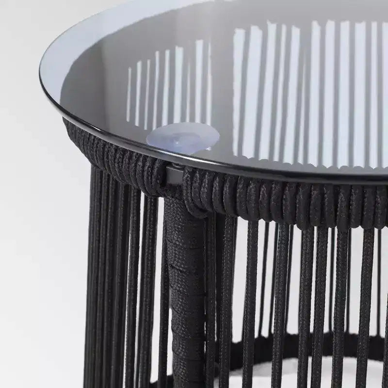 Tavolino moderno intrecciato in corda Moonstone - Nero - Christopher Knight Home: Struttura in ferro resistente alle intemperie, piano in vetro temperato