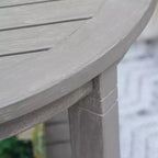 Table d'appoint d'extérieur ronde Sonoma Lane Channing en teck avec étagère, gris patiné - Table d'appoint de terrasse résistante aux intempéries