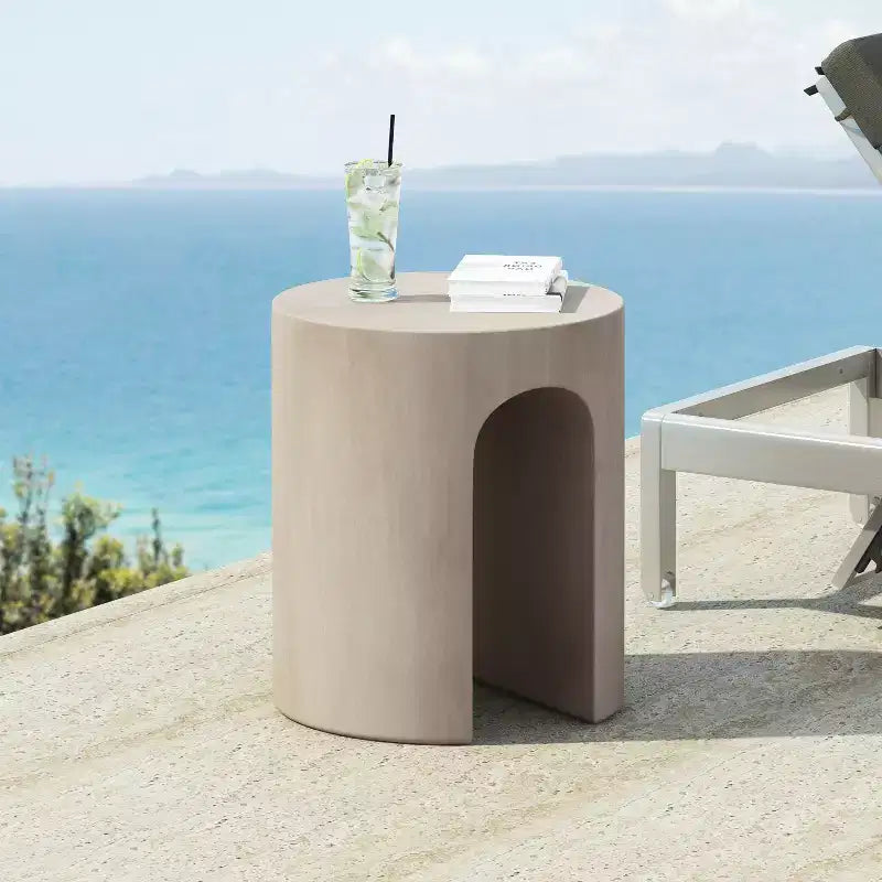 Christopher Knight Home Murphy Tavolino Moderno da Esterno a U in Cemento Leggero, Grigio Chiaro