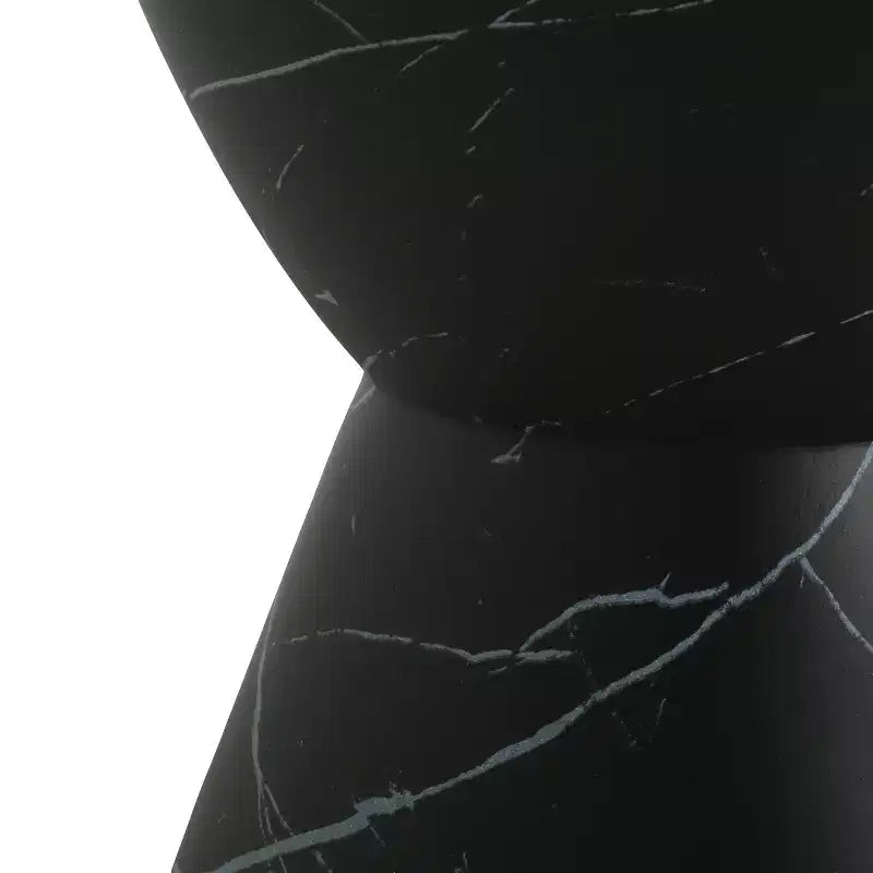 Christopher Knight Home Urkta Table d'appoint en béton léger en forme de sablier, marbre noir