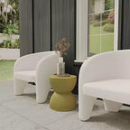 LeisureMod Table d'appoint de 38 cm de large en fibre de pierre avec design sablier, aucun assemblage requis, pour utilisation intérieure et extérieure, collection Spire