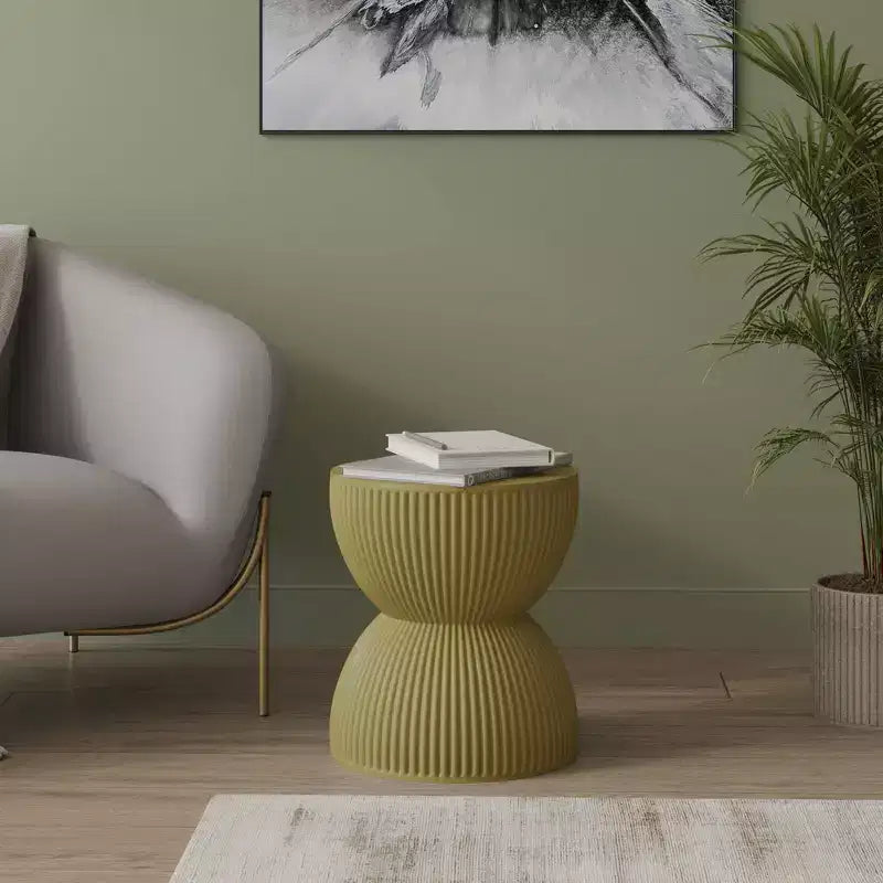 LeisureMod Table d'appoint de 38 cm de large en fibre de pierre avec design sablier, aucun assemblage requis, pour utilisation intérieure et extérieure, collection Spire