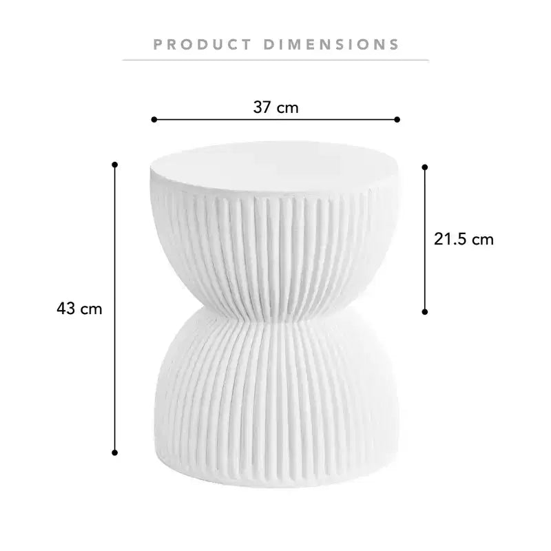 LeisureMod Table d'appoint de 38 cm de large en fibre de pierre avec design sablier, aucun assemblage requis, pour utilisation intérieure et extérieure, collection Spire