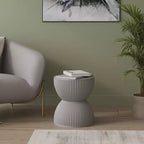 LeisureMod Table d'appoint de 38 cm de large en fibre de pierre avec design sablier, aucun assemblage requis, pour utilisation intérieure et extérieure, collection Spire