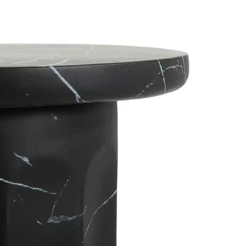 Table d'appoint d'extérieur moderne en béton léger Kennedy par Christopher Knight Home, Noir/Marbre