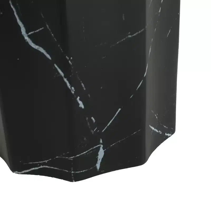 Table d'appoint d'extérieur moderne en béton léger Kennedy par Christopher Knight Home, Noir/Marbre