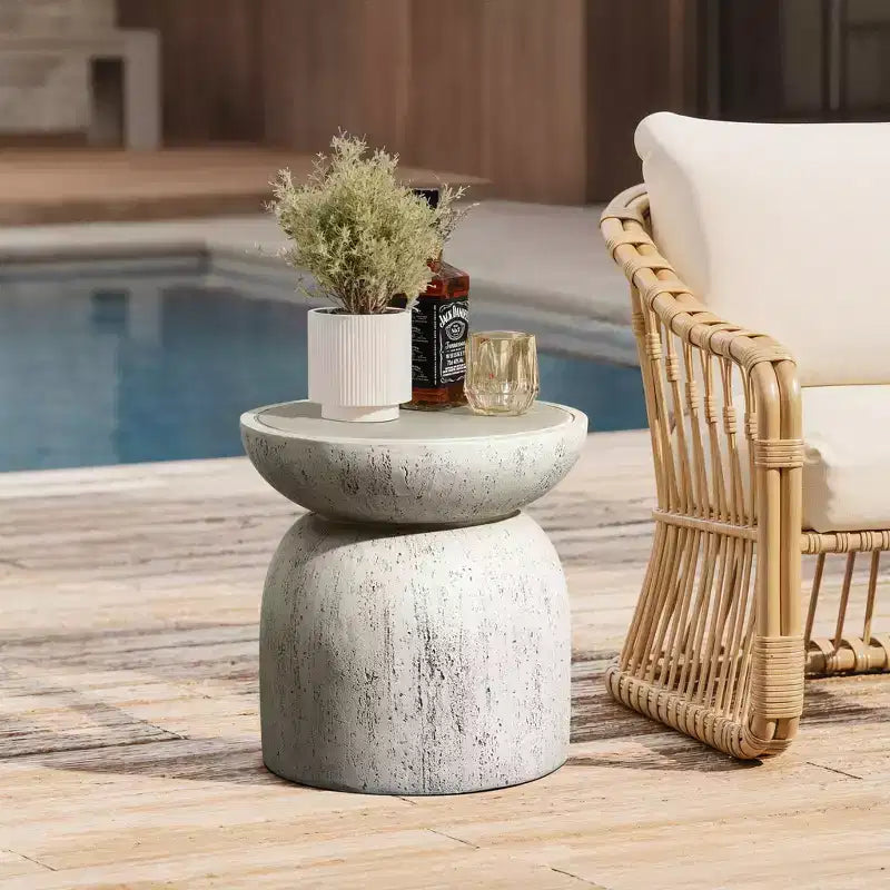 LuxenHome Tavolino da Esterno, 16 Tavolini d'Appoggio in Cemento per Patio, Tavolo Rotondo Effetto Invecchiato Bianco Sporco e Grigio, Tavolino d'Appoggio per Interni ed Esterni
