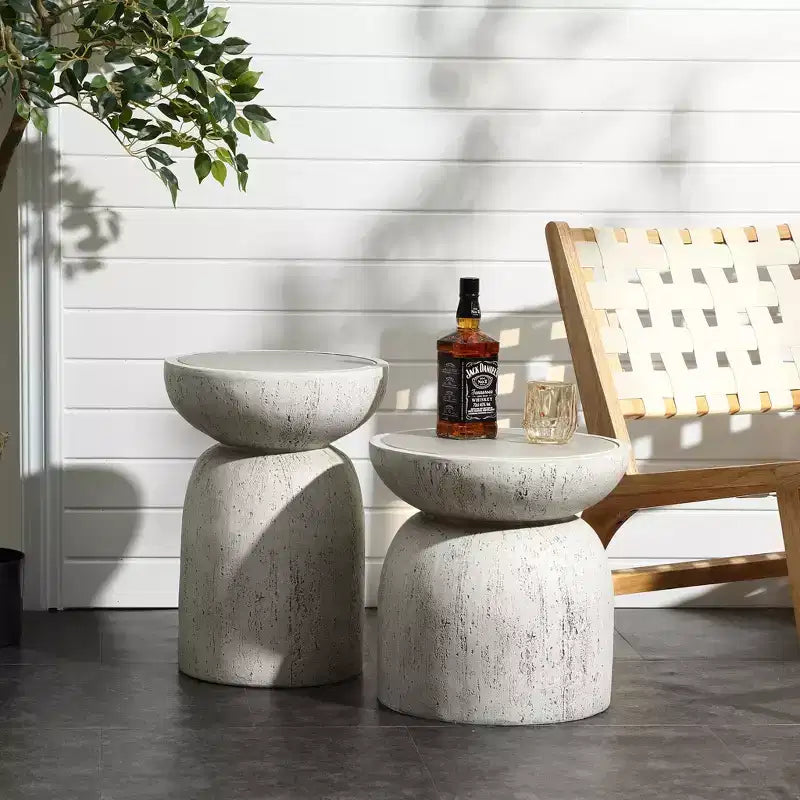 LuxenHome Tavolino da Esterno, 16 Tavolini d'Appoggio in Cemento per Patio, Tavolo Rotondo Effetto Invecchiato Bianco Sporco e Grigio, Tavolino d'Appoggio per Interni ed Esterni