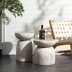 LuxenHome Tavolino da Esterno, 16 Tavolini d'Appoggio in Cemento per Patio, Tavolo Rotondo Effetto Invecchiato Bianco Sporco e Grigio, Tavolino d'Appoggio per Interni ed Esterni