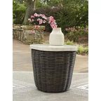 Table d'appoint carrée Kimora Signature Design by Ashley, marron
