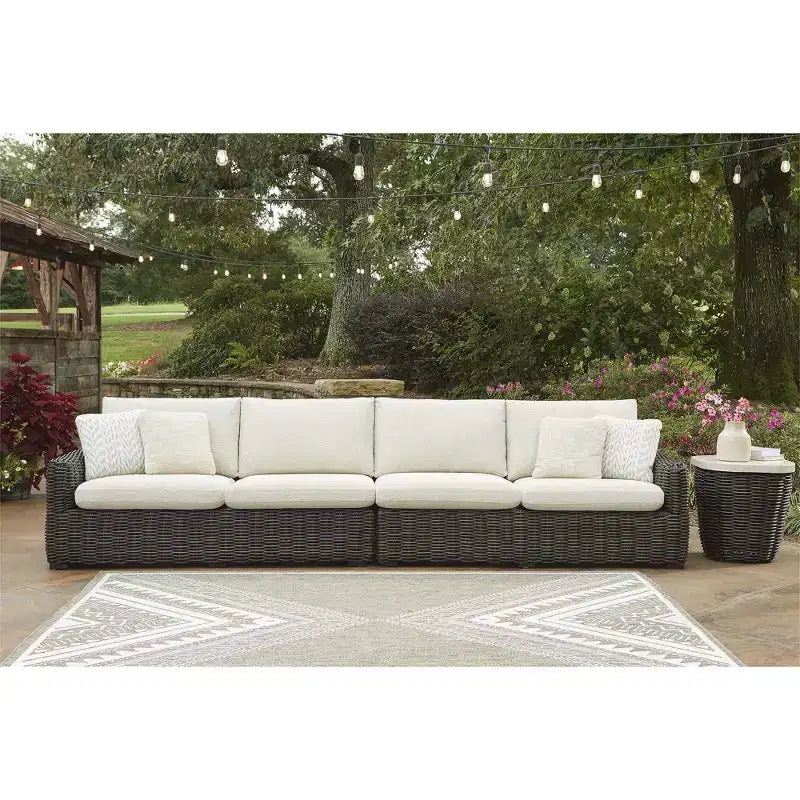 Table d'appoint carrée Kimora Signature Design by Ashley, marron