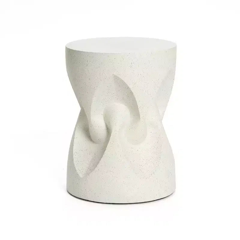 LuxenHome Outdoor Side Table , 17 Speckled Off White Modern Spade Cement Patio Table, Round End Table for Garden, Outdoor Coffee Table