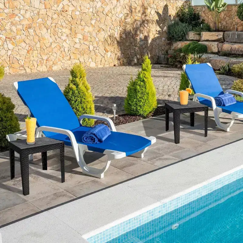 Tavolino da Esterno Sunnydaze Resistente alle Intemperie con Piano a Doghe in Finto Legno - 42 cm Quadrato - Nero