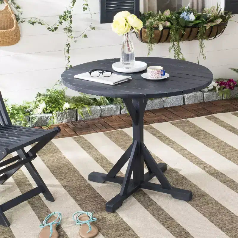 Arcata Round Table - Indoor/Outdoor - PAT6735 - Safavieh