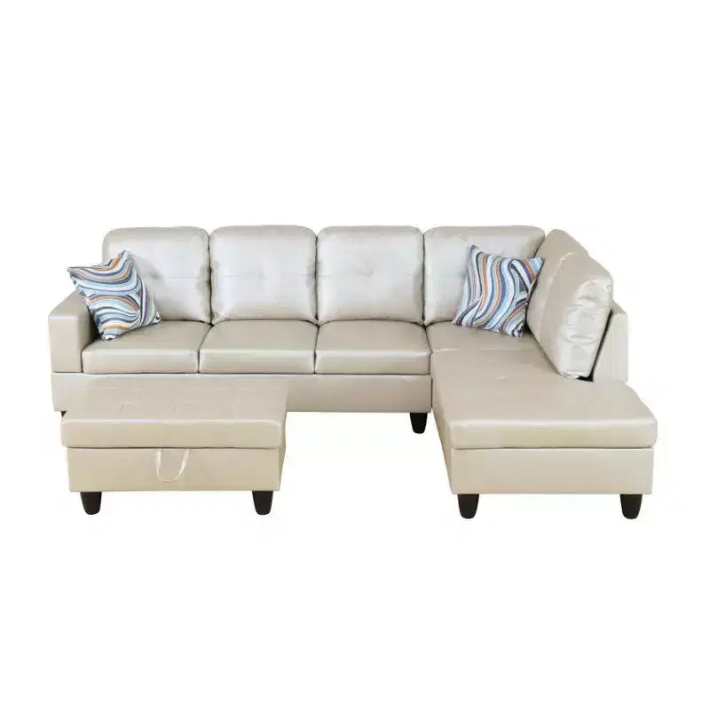 Divano componibile beige in similpelle semi-PU, moderno design a L, cuscini trapuntati, pouf contenitore, arredamento versatile