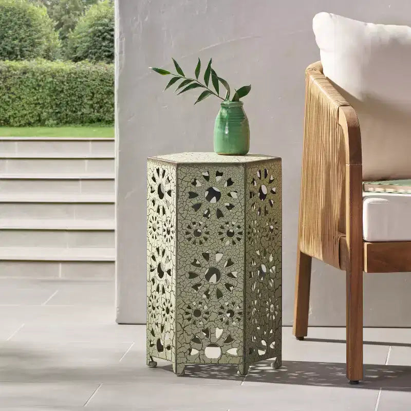 Christopher Knight Home Eliana Indoor/Outdoor 12 Inch Sunburst Iron Side Table