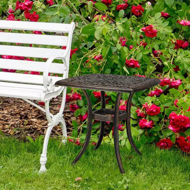 Karl Home | Table d'appoint d'extérieur en métal carrée