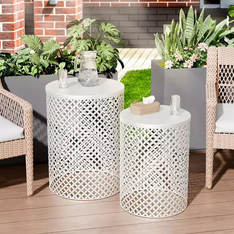 NAYSAYE Tavolino da Giardino, Set di 2 Tavolini Rotondi in Metallo con Design a Rete, per Patio, Terrazzo, Giardino, Bordo Piscina, Bianco, 14.5*14.5*19.25