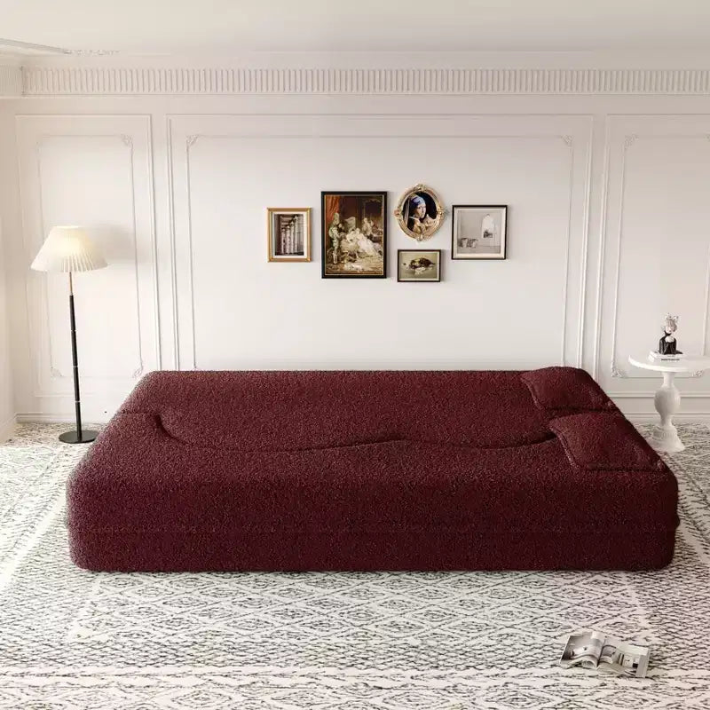 Divano componibile trasformabile moderno Okak, divano a pavimento con 2 cuscini, divano rivestito in tessuto Teddy, materasso pieghevole, nessun assemblaggio richiesto