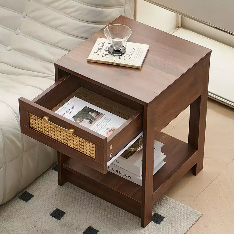 Okak 15.75 Table d'appoint rustique en rotin avec tiroir Table de chevet moderne Intérieur et extérieur pour salon et chambre à coucher