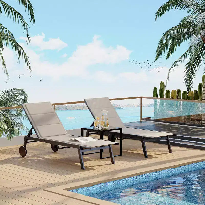 Set di 3 sedie a sdraio da patio con tavolino, sedie a sdraio regolabili con ruote, set di 3 sdraio da esterno per piscina