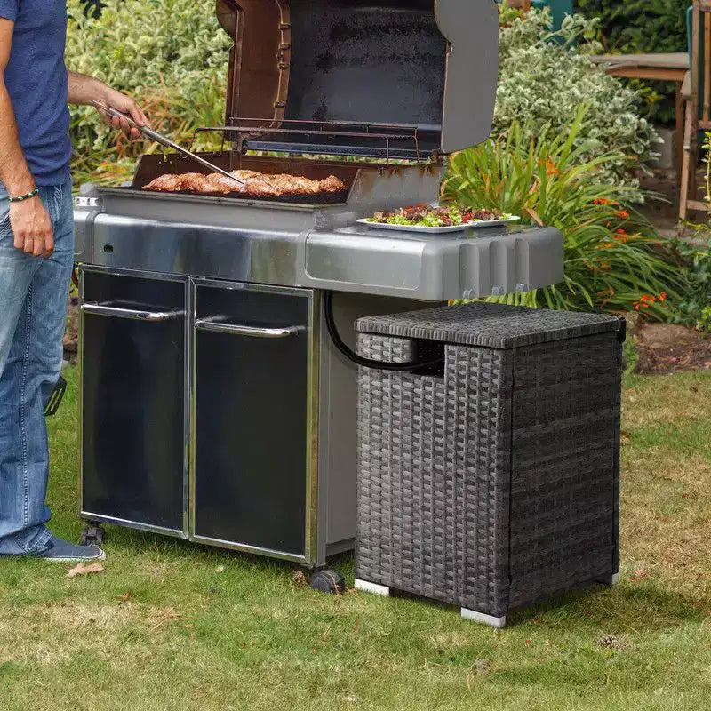 Karl Home| Tavolino da esterno in vimini grigio con portabombola di propano