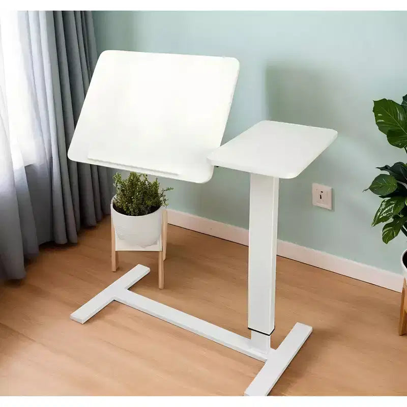 Tavolino da Letto Regolabile in Altezza con Ruote, Tavolo Comodino Inclinabile per Poltrona Reclinabile, Design Ergonomico, Pieghevole e Facile da Spostare
