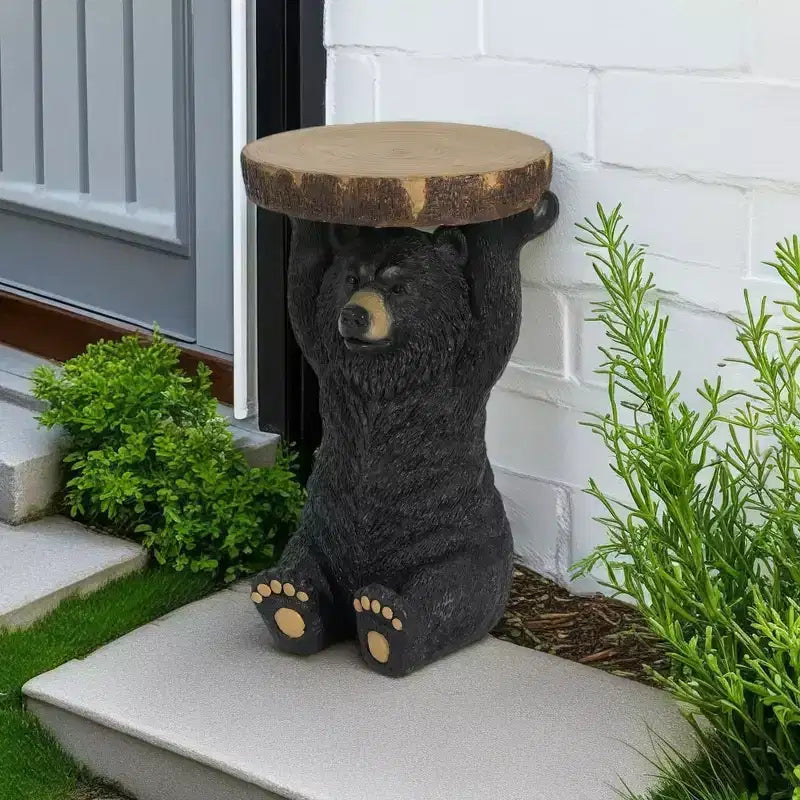 Table d'appoint extérieure Okak Black Bear avec sculpture peinte à la main, table d'appoint de patio avec cadre en MGO, table basse d'extérieur pour le jardin, noir + marron