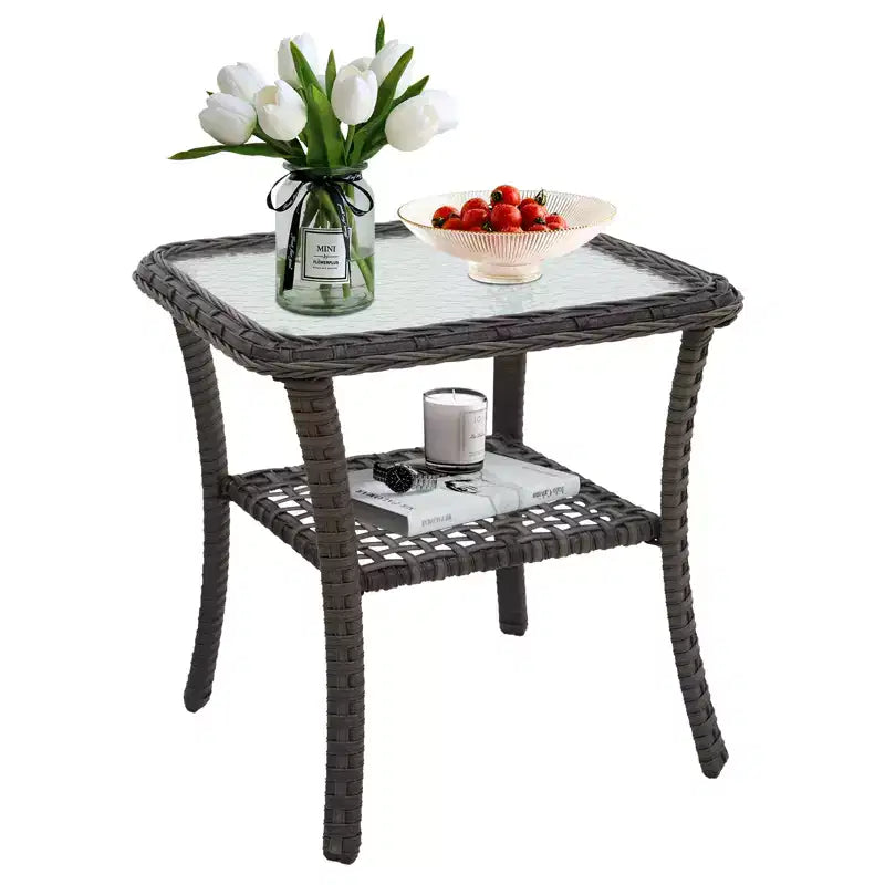 EAGLE PEAK Table d'appoint d'extérieur en osier avec rangement inférieur, Table basse en rotin avec plateau en verre trempé