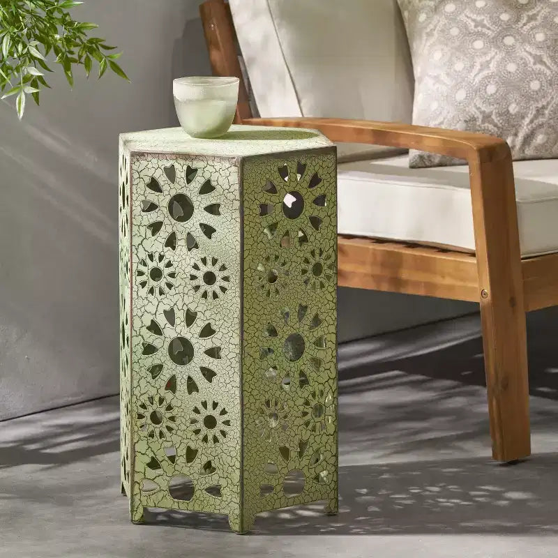 TUYOHW Table d'appoint d'extérieur hexagonale avec motif ajouré en dégradé, petite table de patio avec motif soleil pour jardin, balcon, porche