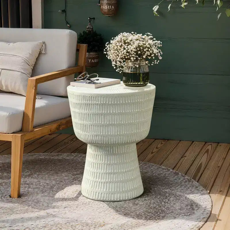LuxenHome Tavolino da Esterno, Tavolino Rotondo da 15 con Motivo a Spirale, Tavolino d'Appoggio per Esterni e Interni, Tavolini da Caffè per Patio