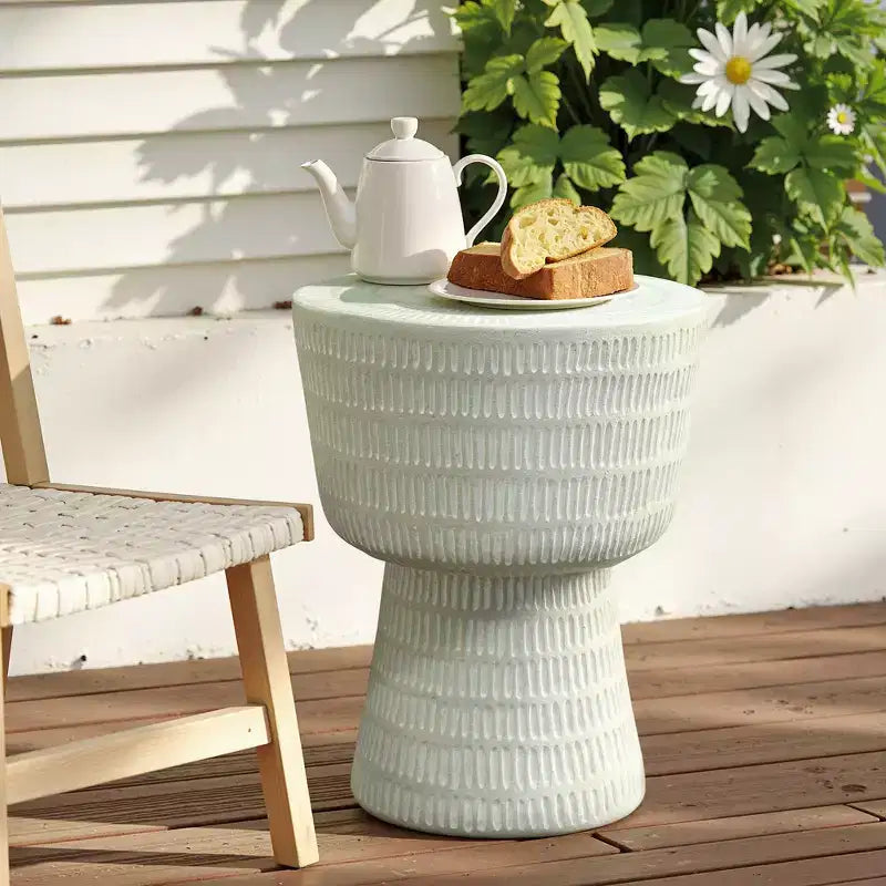 LuxenHome Tavolino da Esterno, Tavolino Rotondo da 15 con Motivo a Spirale, Tavolino d'Appoggio per Esterni e Interni, Tavolini da Caffè per Patio