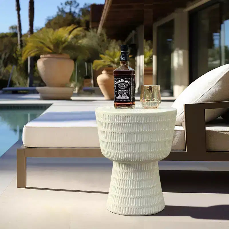 LuxenHome Tavolino da Esterno, Tavolino Rotondo da 15 con Motivo a Spirale, Tavolino d'Appoggio per Esterni e Interni, Tavolini da Caffè per Patio