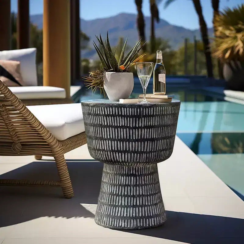 LuxenHome Tavolino da Esterno, Tavolino Rotondo da 15 con Motivo a Spirale, Tavolino d'Appoggio per Esterni e Interni, Tavolini da Caffè per Patio
