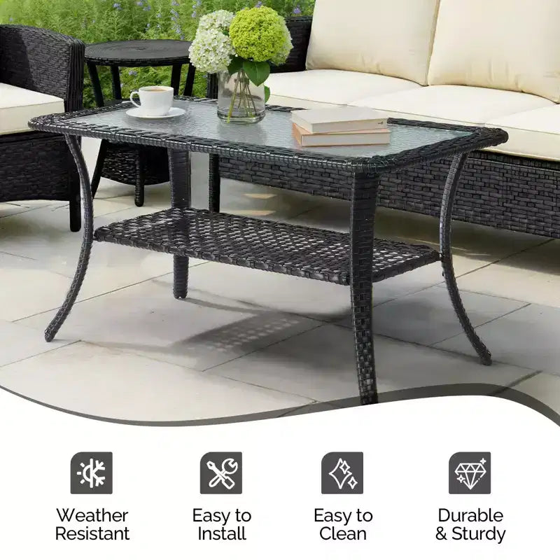 Karl Home | Elegante tavolino laterale in vimini nero con piano in vetro texturizzato e doppio ripiano