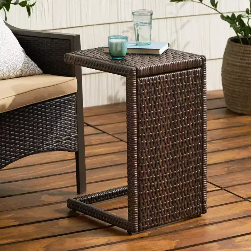 NAYSAYE Tavolino da Esterno a C in Rattan PE, Tavolino Laterale Salvaspazio per Patio Giardino Balcone, Marrone, 14.5*15.5*24