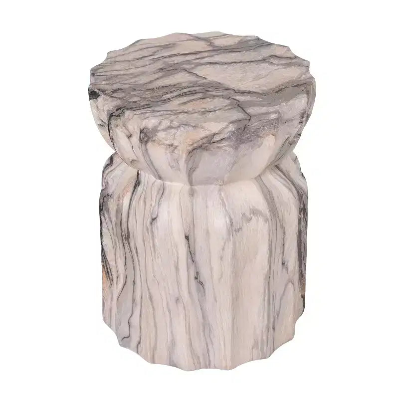 Tavolino scultoreo con scanalature in cemento leggero a motivo marmorizzato moderno Eulalia di Christopher Knight Home per patio