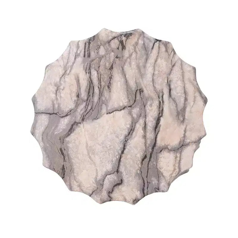 Tavolino scultoreo con scanalature in cemento leggero a motivo marmorizzato moderno Eulalia di Christopher Knight Home per patio