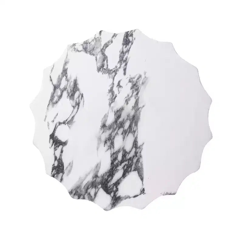 Tavolino scultoreo con scanalature in cemento leggero a motivo marmorizzato moderno Eulalia di Christopher Knight Home per patio