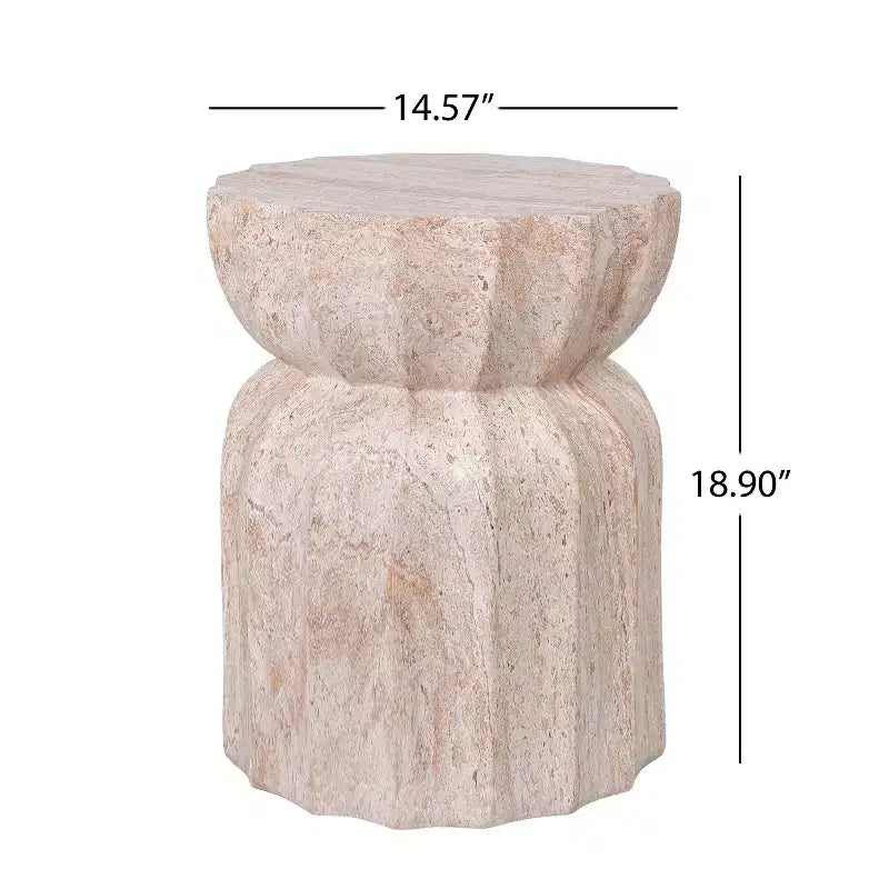 Tavolino scultoreo con scanalature in cemento leggero a motivo marmorizzato moderno Eulalia di Christopher Knight Home per patio