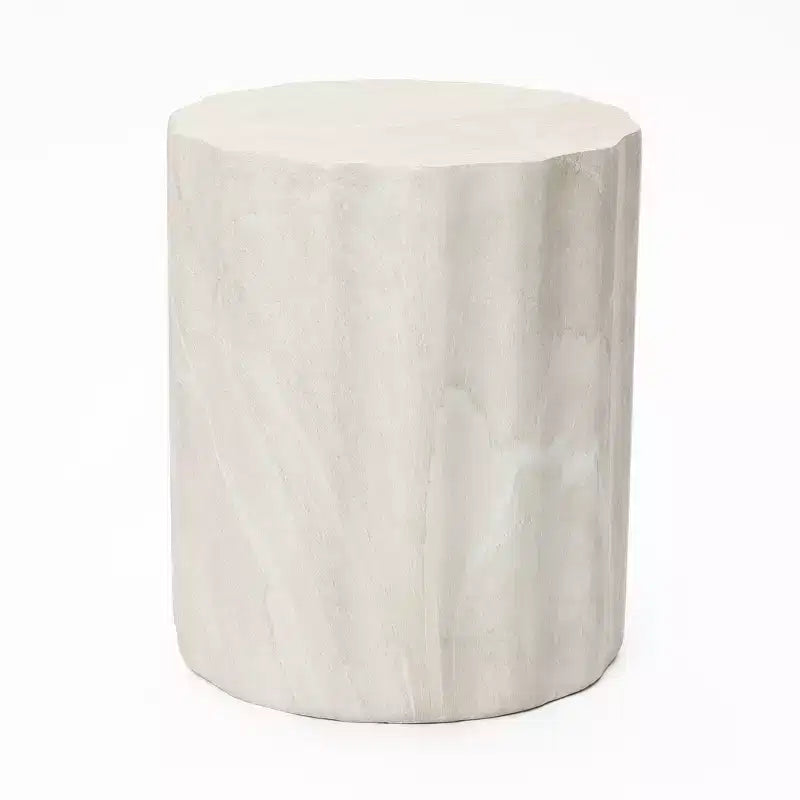 LuxenHome 17.7 Outdoor Side Table, Round End Table for Outside with Marbled Look, Small Patio Side Table for Balcony, Garden