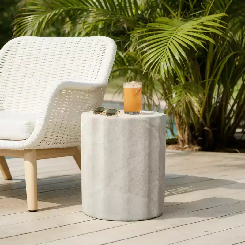 LuxenHome Tavolino da Esterno da 17,7, Tavolino Rotondo da Esterno Effetto Marmo, Piccolo Tavolino da Patio per Balcone, Giardino