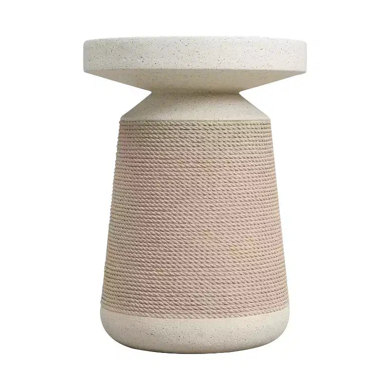 Table d'appoint d'extérieur/d'intérieur en rotin et pierre synthétiques, résistante aux intempéries, table d'appoint décorative, support de plantes de jardin - ModernLuxe