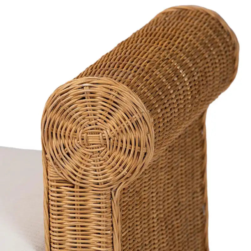 Panchina decorativa in rattan naturale intrecciato a mano con dettagli smerlati
