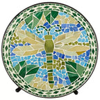 Teal Island Designs Table d'appoint ronde moderne d'extérieur noire 35,5 cm de large avec mosaïque libellule bleue et verte pour véranda, patio, maison