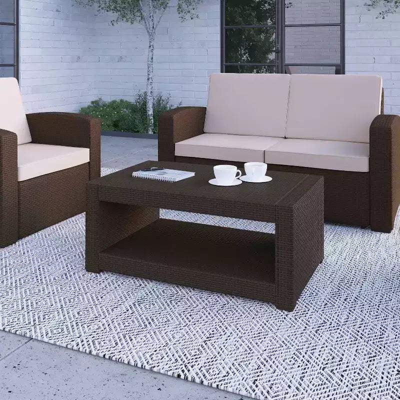 Merrick Lane Table basse d'extérieur motif rotin synthétique tressé marron chocolat, table basse de patio résistante aux intempéries avec étagère