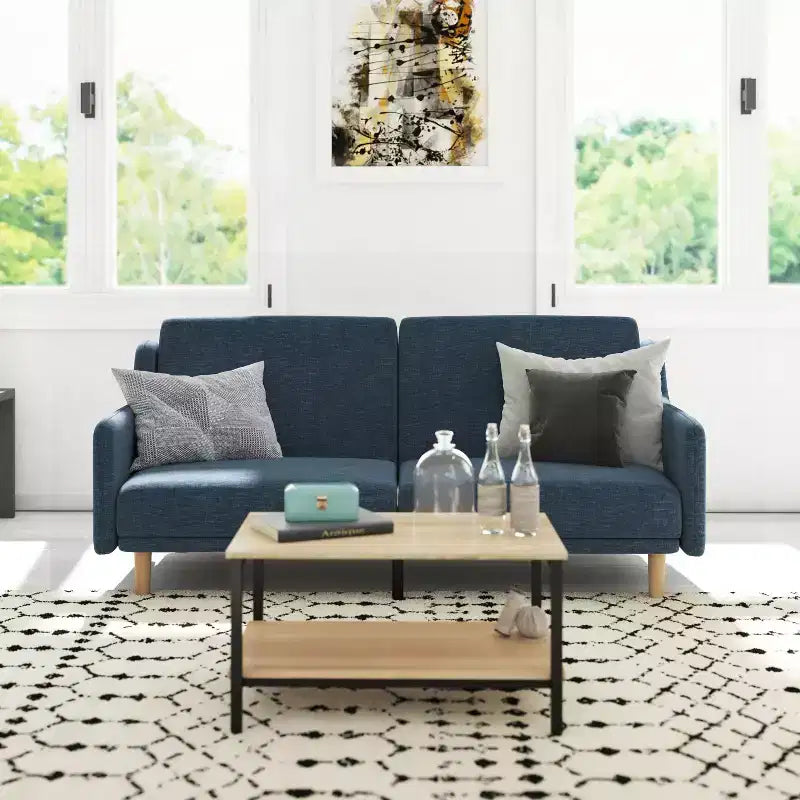 Canapé futon Emma et Oliver Plush avec dossier divisé, rembourré et matelassé, accoudoirs amovibles aux courbes élégantes et pieds en bois