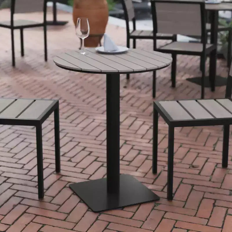 Flash Furniture Finch Table ronde commerciale de 24 po avec lattes en polythène imitation teck et cadre en acier