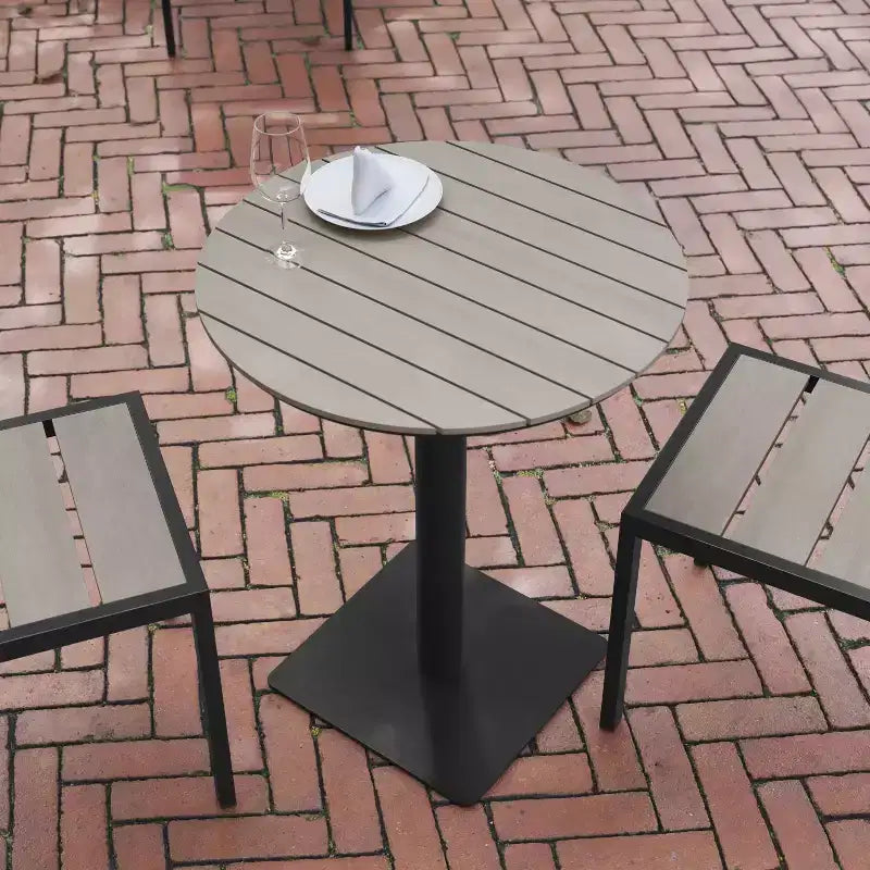 Flash Furniture Finch Table ronde commerciale de 24 po avec lattes en polythène imitation teck et cadre en acier