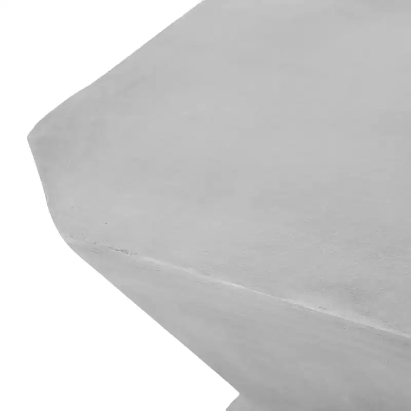 Table d'appoint d'extérieur en béton léger Noyes de GDFStudio, finition béton